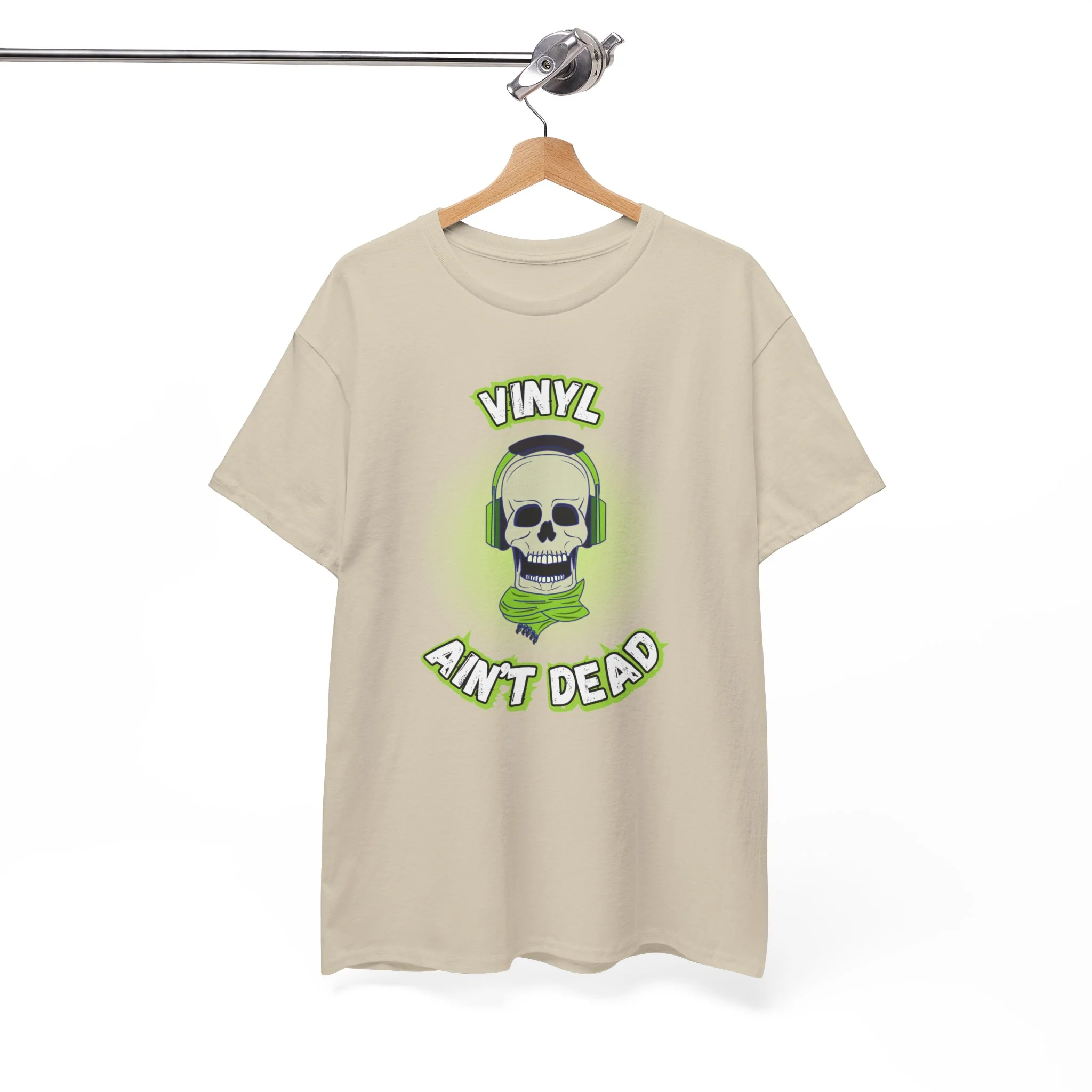 'Vinyl Ain't Dead' Headphones Men's T-Shirt - Image 11