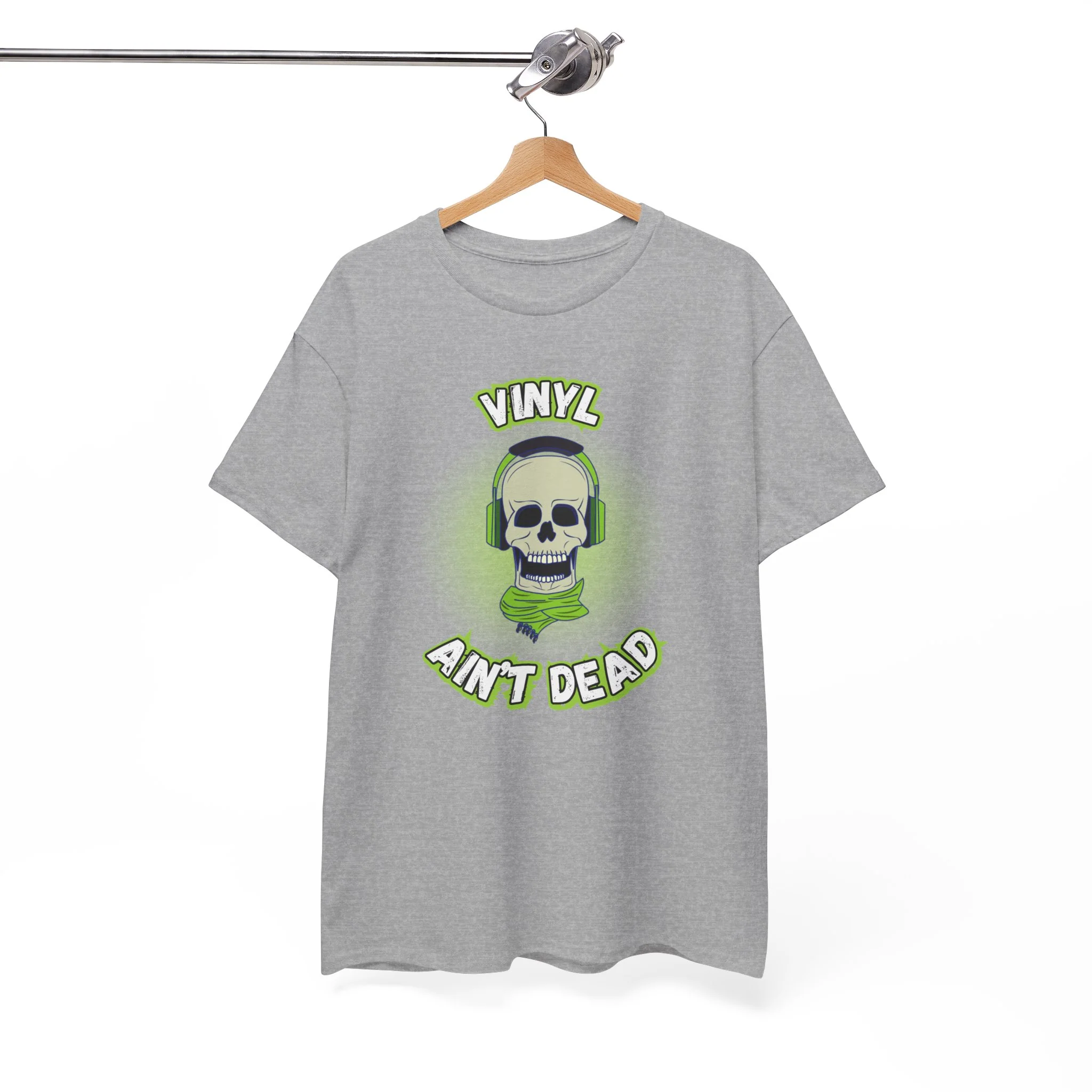 'Vinyl Ain't Dead' Headphones Men's T-Shirt - Image 36