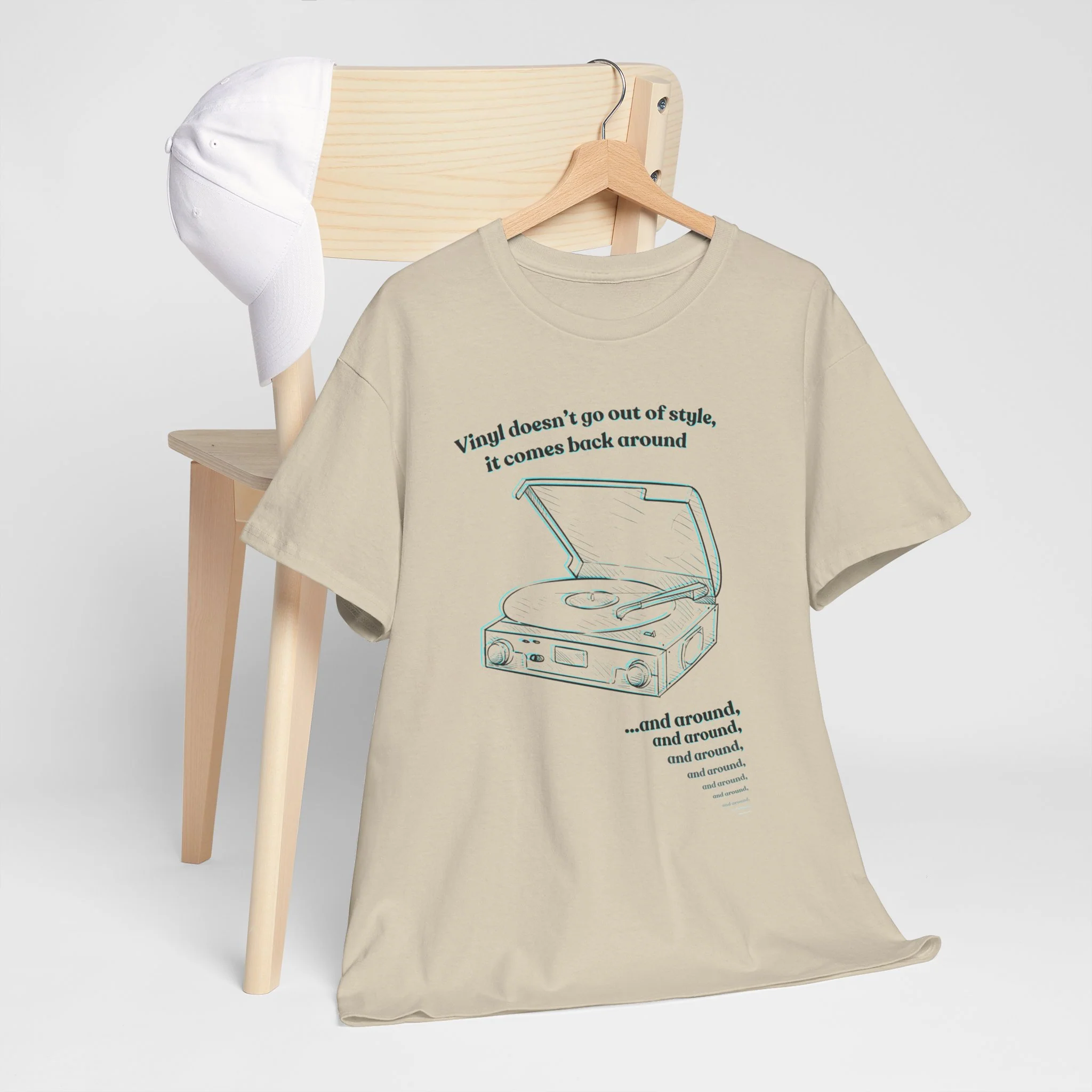 'Vinyl Doesn't Go Out Of Style' Men's T-Shirt - Image 40